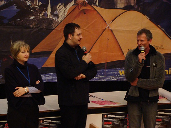 Ryszard Pawłowski z organizatorami festiwalu Joanną i Arturem Morawcami